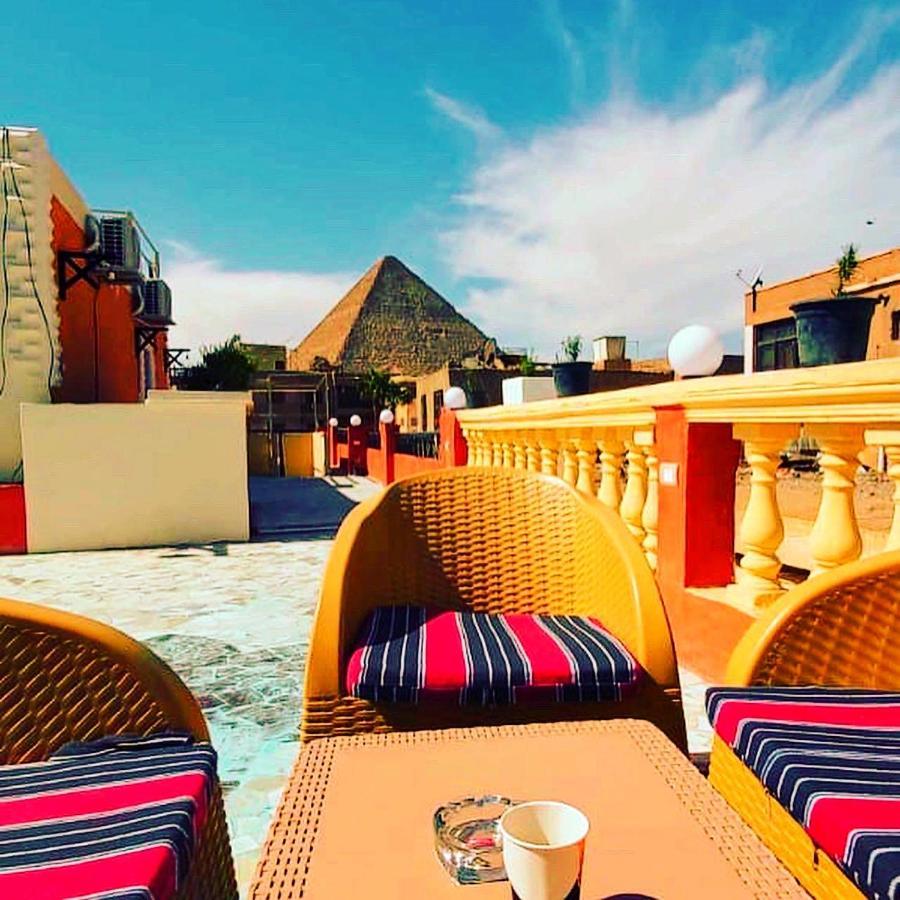 Carpet Alaadein Pyramids View Hotel Kafrat al Jabal Bagian luar foto